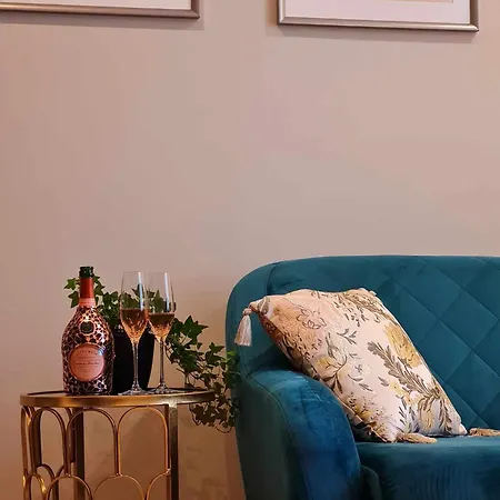 Apartman Stylish In Art Nouveau Building