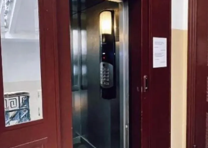 Dzīvoklis Stylish In Art Nouveau Building *